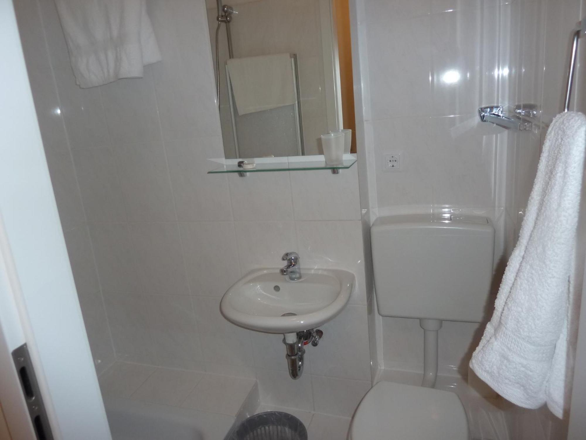 Relax Hotel Offenbach am Main Bagian luar foto